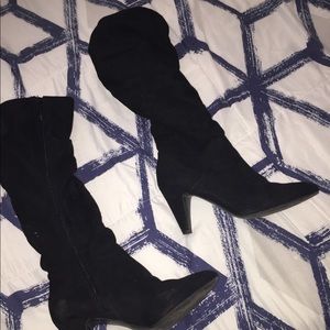 Black heeled boots